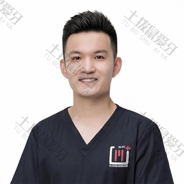 黃亮維